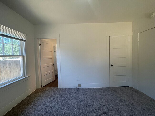 Building Photo - 9230 Curbaril Ave