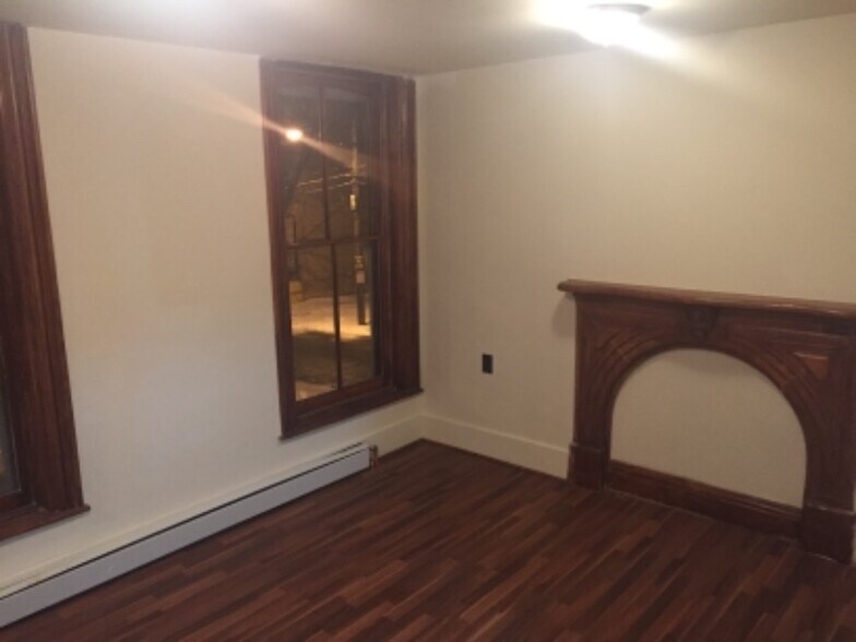 Building Photo - 69 Alexander St