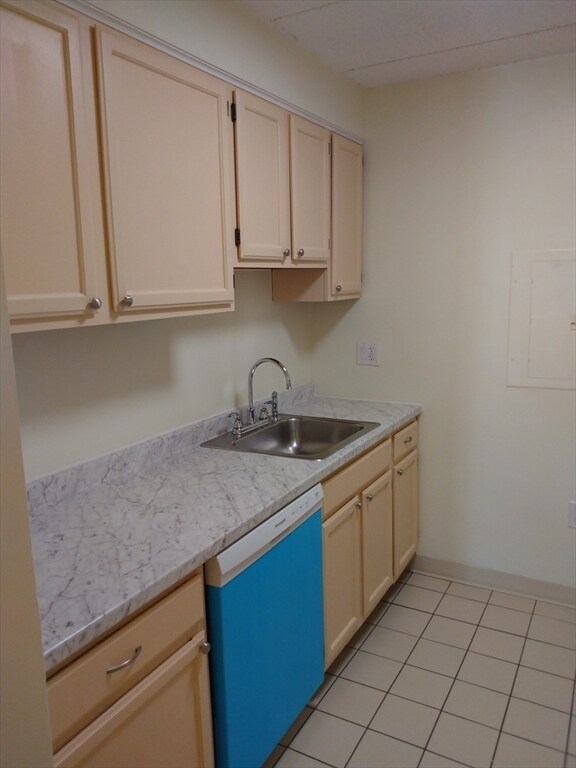 Building Photo - 180 Green St