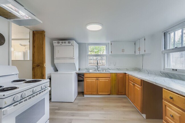 Building Photo - 3130/3132 Folsom