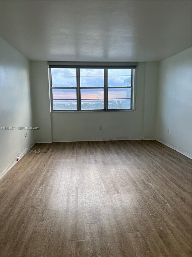 Building Photo - 5825 Collins Ave