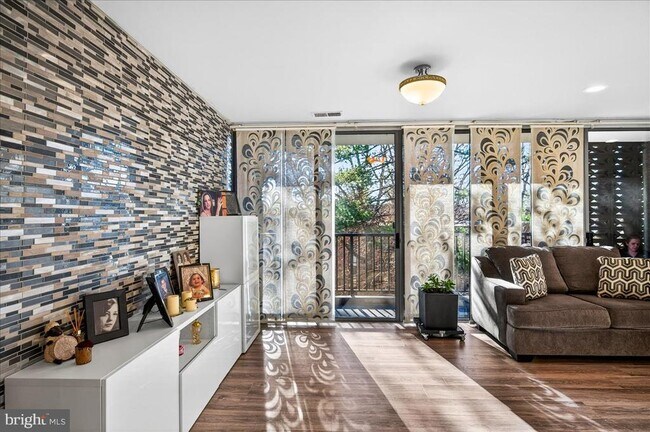 Building Photo - 4420 Briarwood Ct N