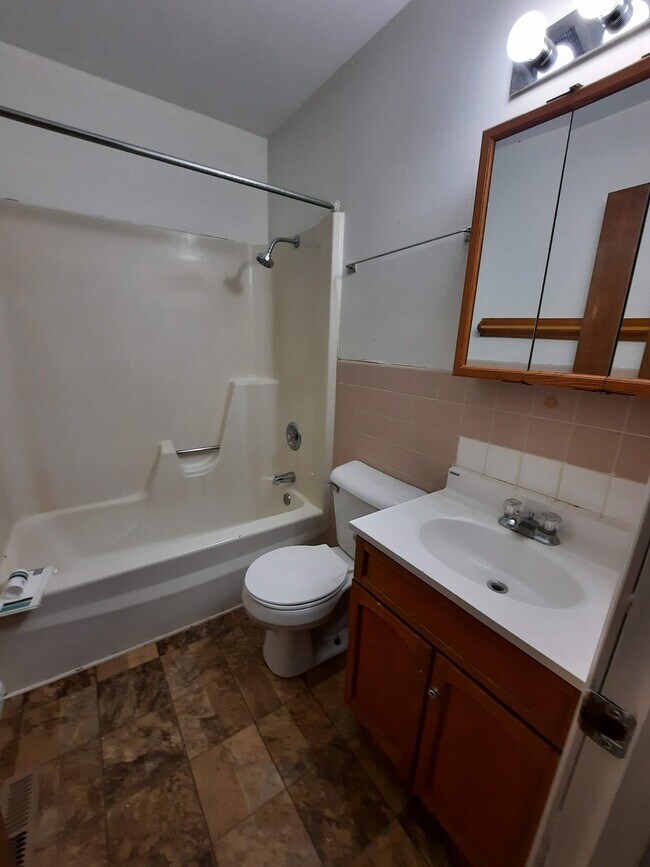 Building Photo - 3039 Runway Ave