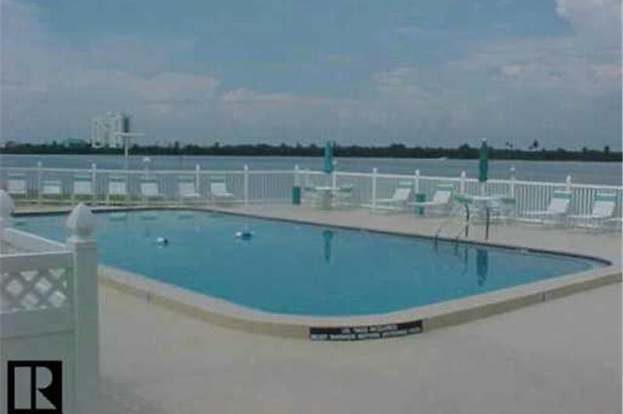 Building Photo - 868 Bayway Blvd
