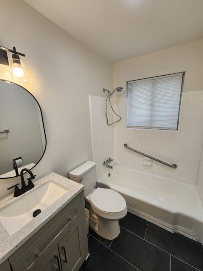 Building Photo - 1715 Doctor M.L.K. Jr Dr