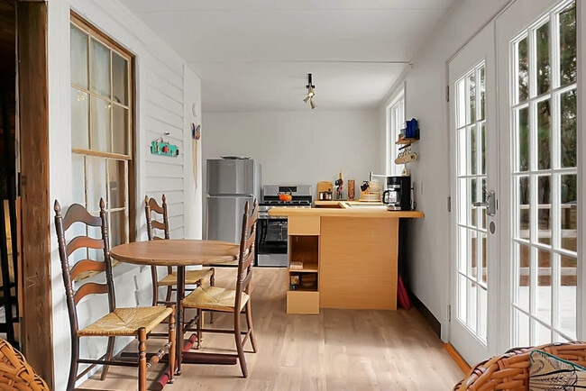 Building Photo - 7951 Doar Rd