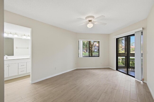 Building Photo - Woodhaven Condominium