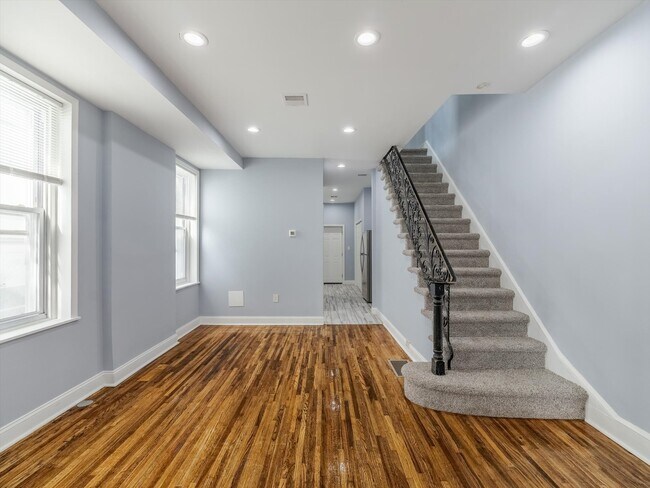 Building Photo - 19 Osborn St