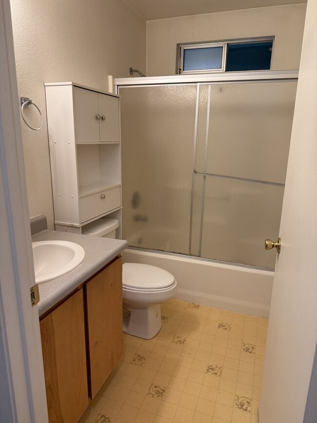 Building Photo - 1270 Haven Ln