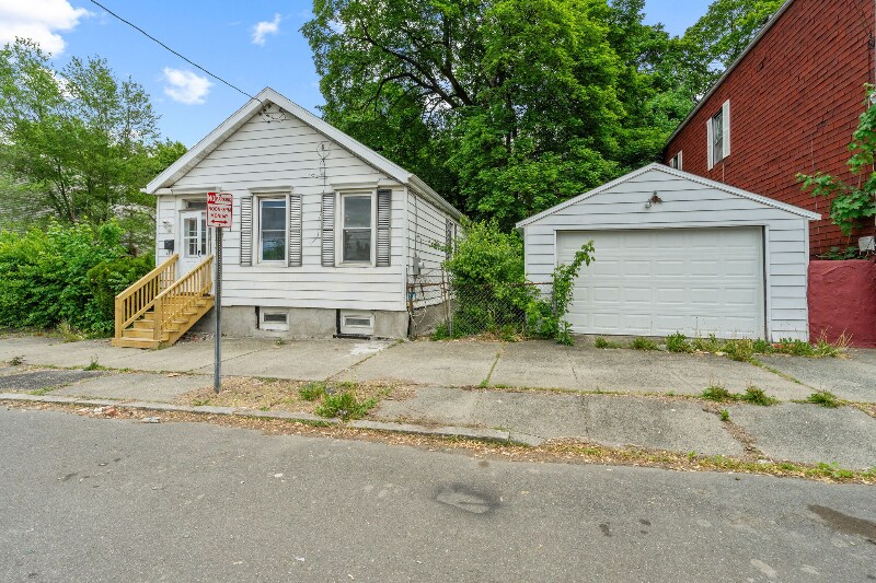 Building Photo - 372 9th St