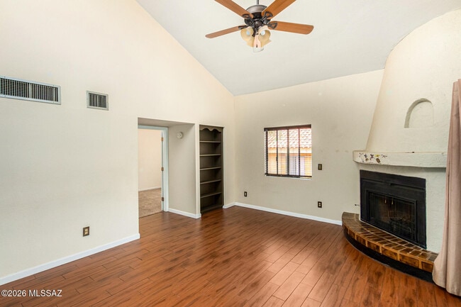 Building Photo - 8255 N Oracle Rd