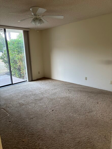 Master bedroom entry - 1902 Grand Bahama Dr E