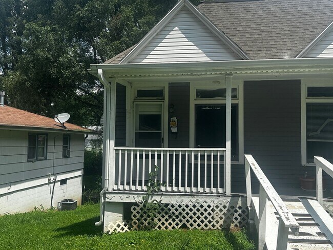 Primary Photo - 2917 Locust St