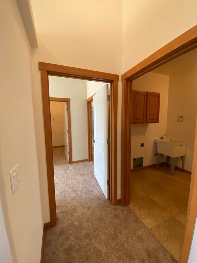 Building Photo - 3511 Hovley Ln