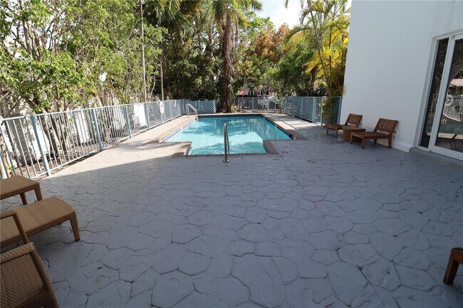 Building Photo - 16531 NE 35th Ave