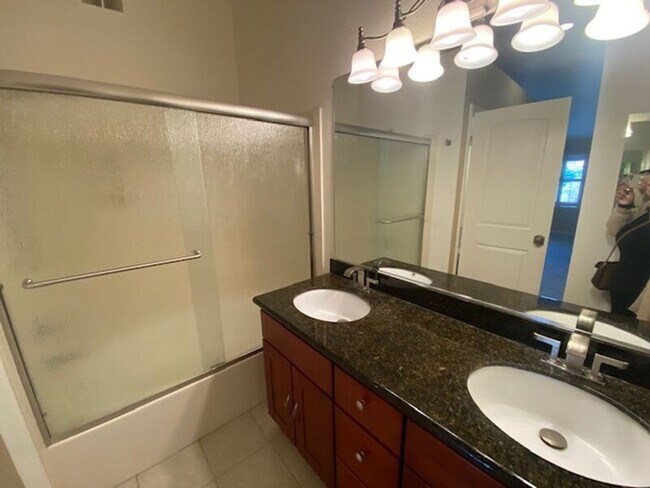 Building Photo - 6936 Gregorich Dr