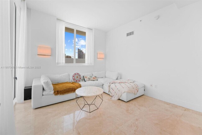 Building Photo - 665 NE 25th St