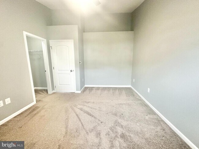 Building Photo - 43158 Whelplehill Terrace