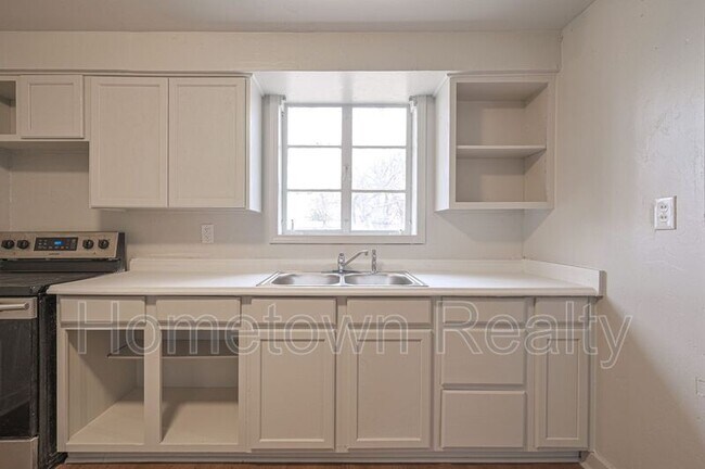 Building Photo - 3932 SE 22nd St