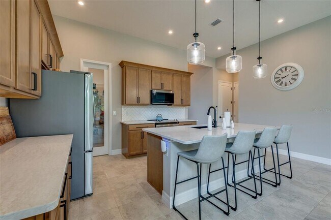 Building Photo - 887 Lk Hl Wy