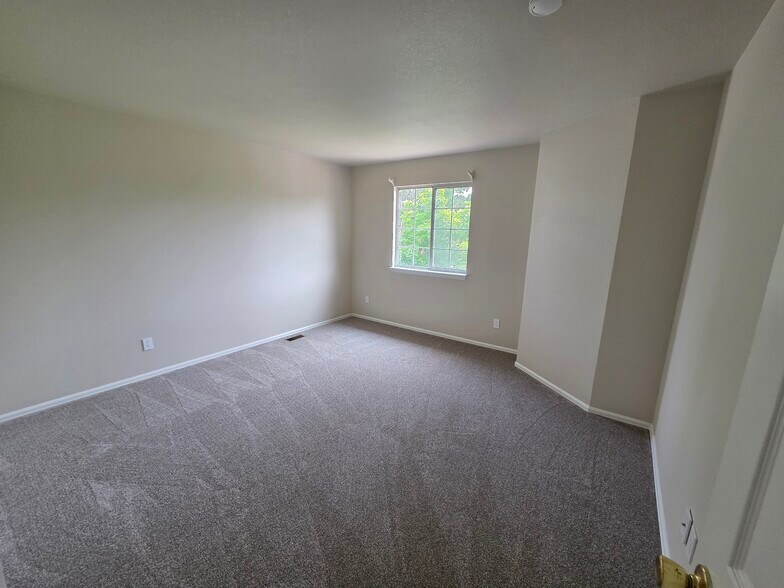 2nd Bedroom - 3918 Leah Hts