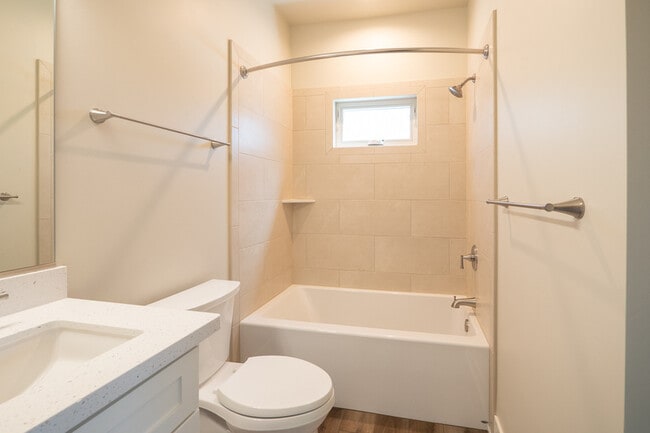 Building Photo - 120 Richardson St