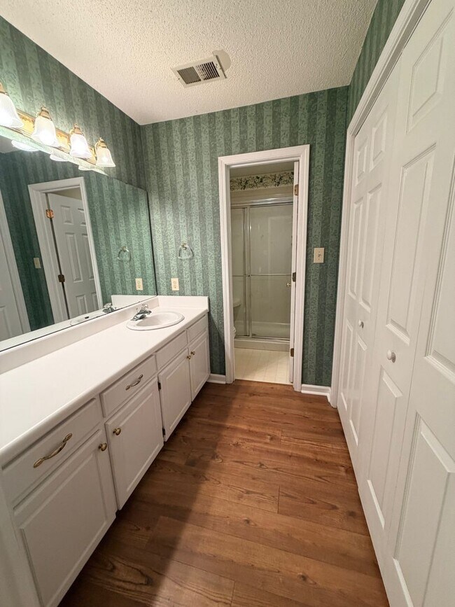 Building Photo - 121 Timberwood Rd