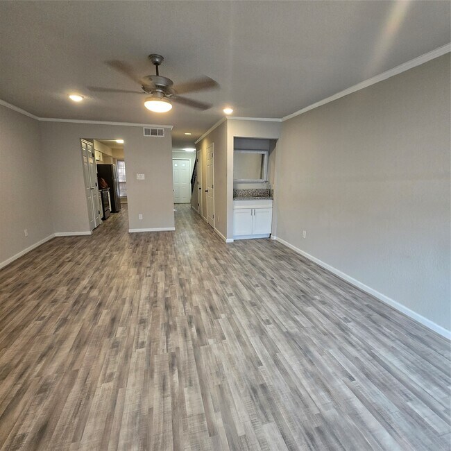 Building Photo - 8355 Nairn St