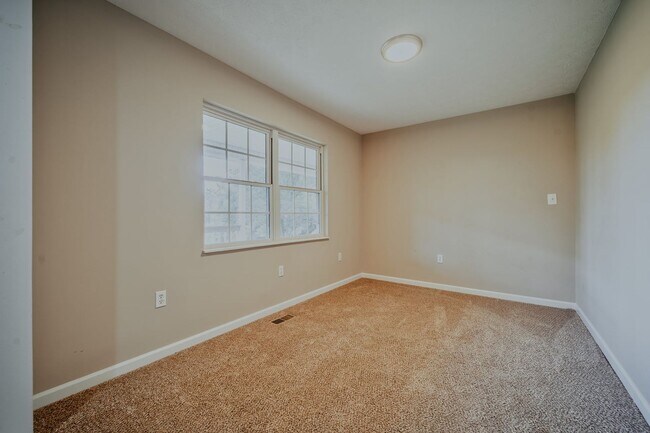 Building Photo - SHORT TERM - Spacious 3-Bedroom home with Wrap-Around Porch