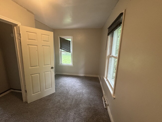 Building Photo - 3251 Spruce St