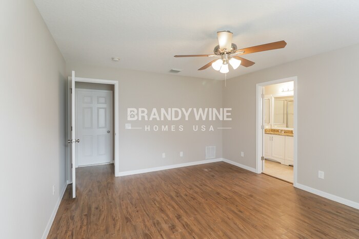 Building Photo - 6272 Layton Ave