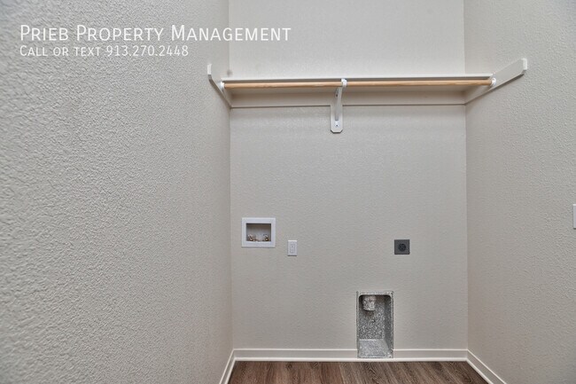 Building Photo - Reserve Townhome - Available May 15th