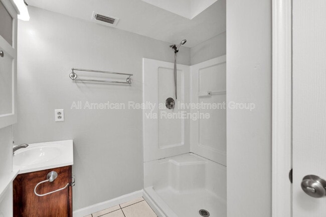 Building Photo - 20 Dogwood Ln