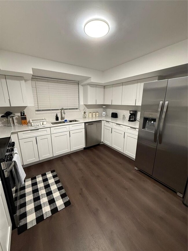 Building Photo - 2036 NE 21st Ave