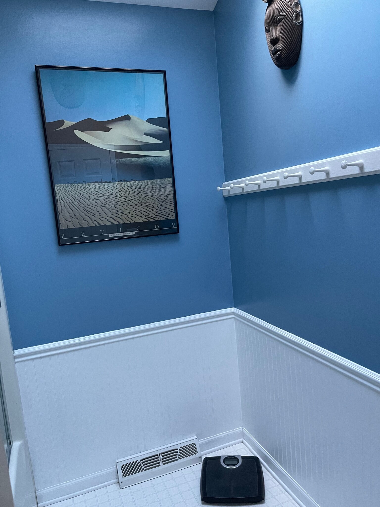 Upstairs second bathroom - 6349 Woodhall Ct