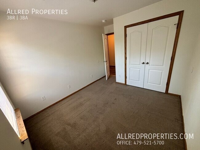 Building Photo - 2929 Meridian Pl