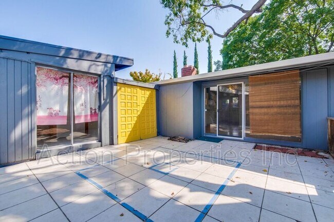 Building Photo - 18850 Newsom Ave