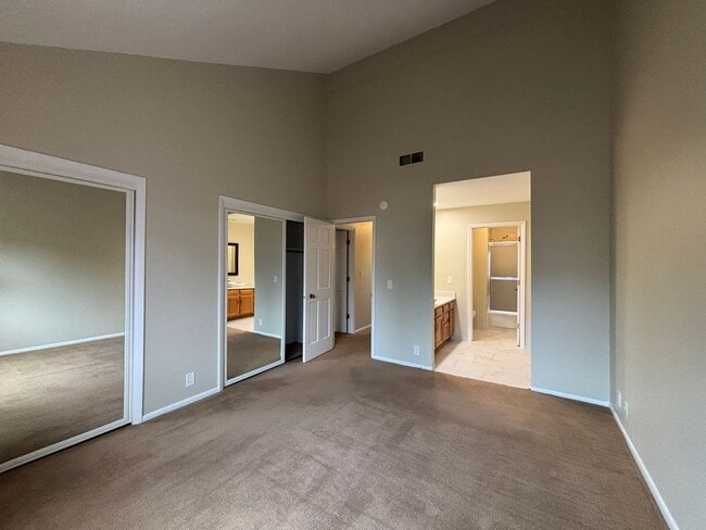Building Photo - Large 3 bedroom, 2.5 bath townhome with 2-car garage!