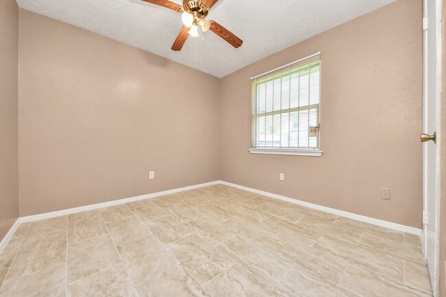 Building Photo - 16423 Monte Carlo Ln