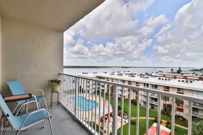 Building Photo - 2711 N Halifax Ave