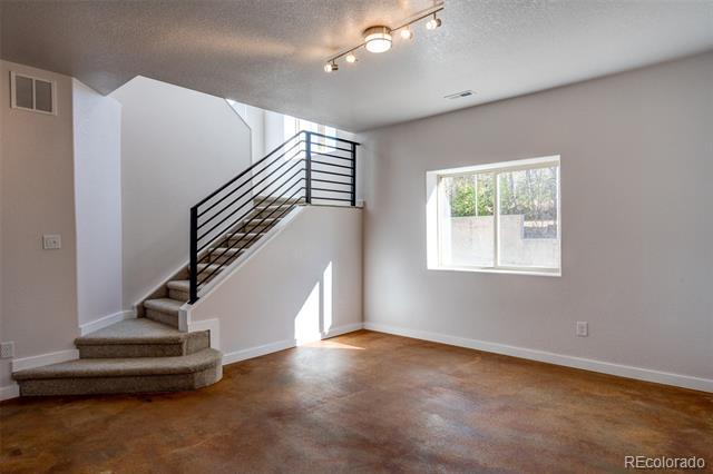 Building Photo - 818 E Cucharras St