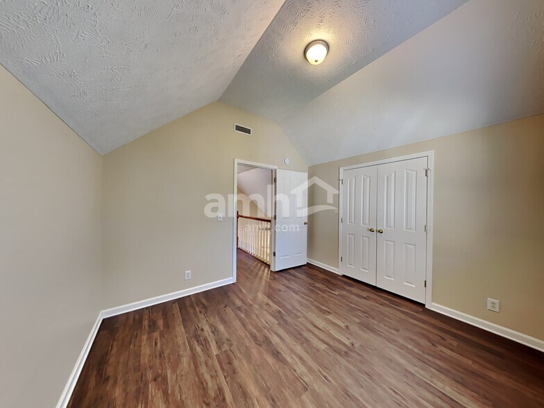 Building Photo - 2519 Claymore Run