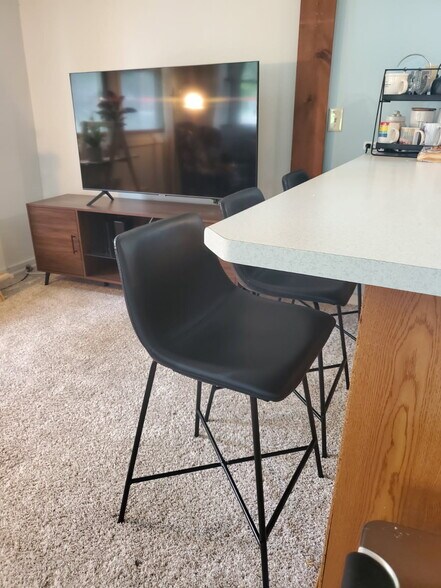 Optional seating space - 4610 Bachelors Row