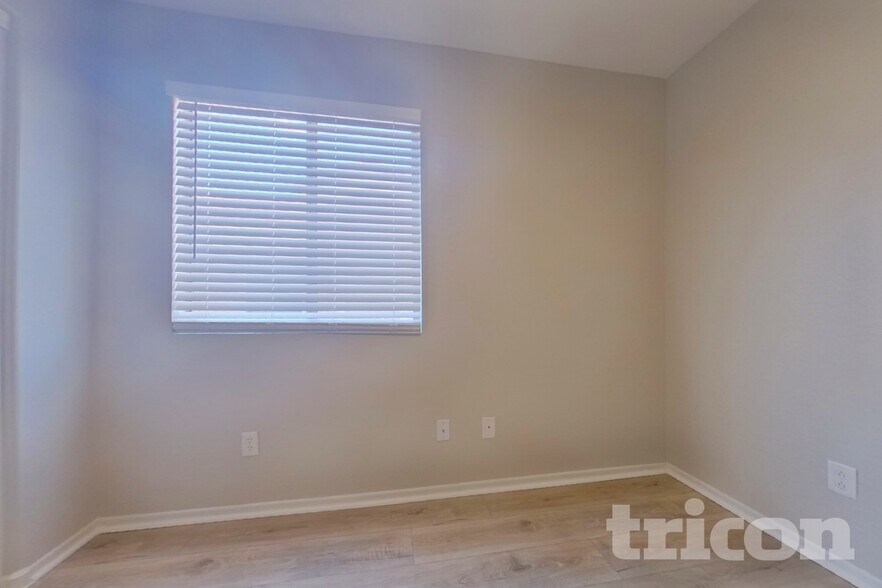 Building Photo - 23141 W Ashleigh Marie Dr