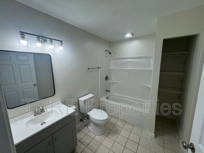 Building Photo - 700 Jefferson St