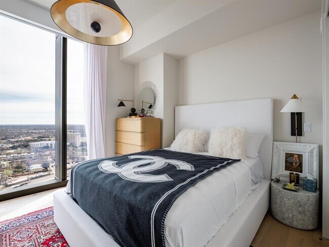 Building Photo - 44 East Ave