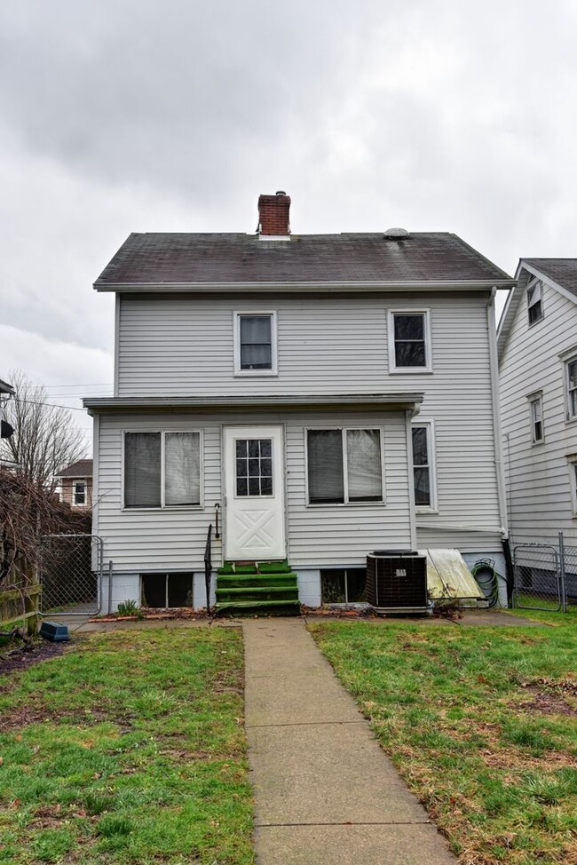 Building Photo - Single-Family Home for Rent in Greensburg, PA