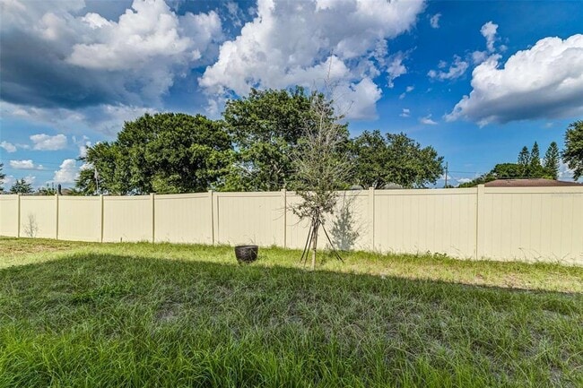 Building Photo - 1121 Deepwater Cir
