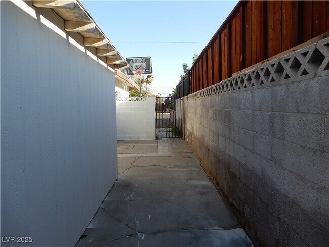 Building Photo - 1554 Silver Mesa Way