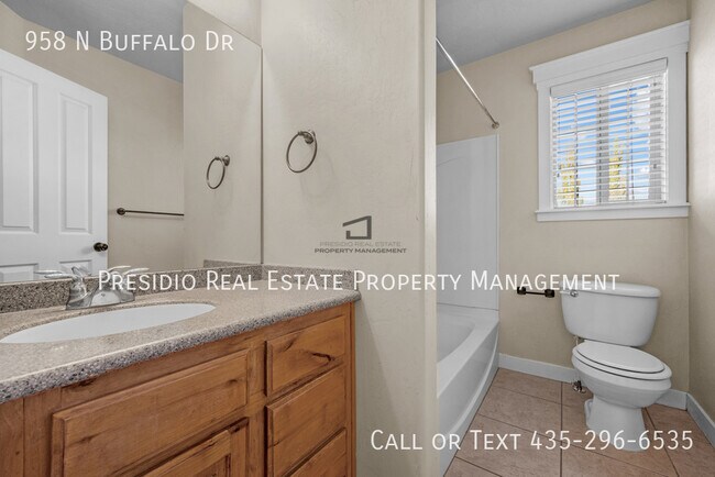 Building Photo - 958 N Buffalo Dr